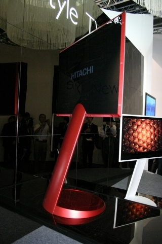 Illustration for article titled Hitachi New Style TV Is Only 0.75-inches Thin, Looks Retro-Amazing